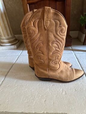 Nine West, light brown leather western cowboy boots, size 7 1/2